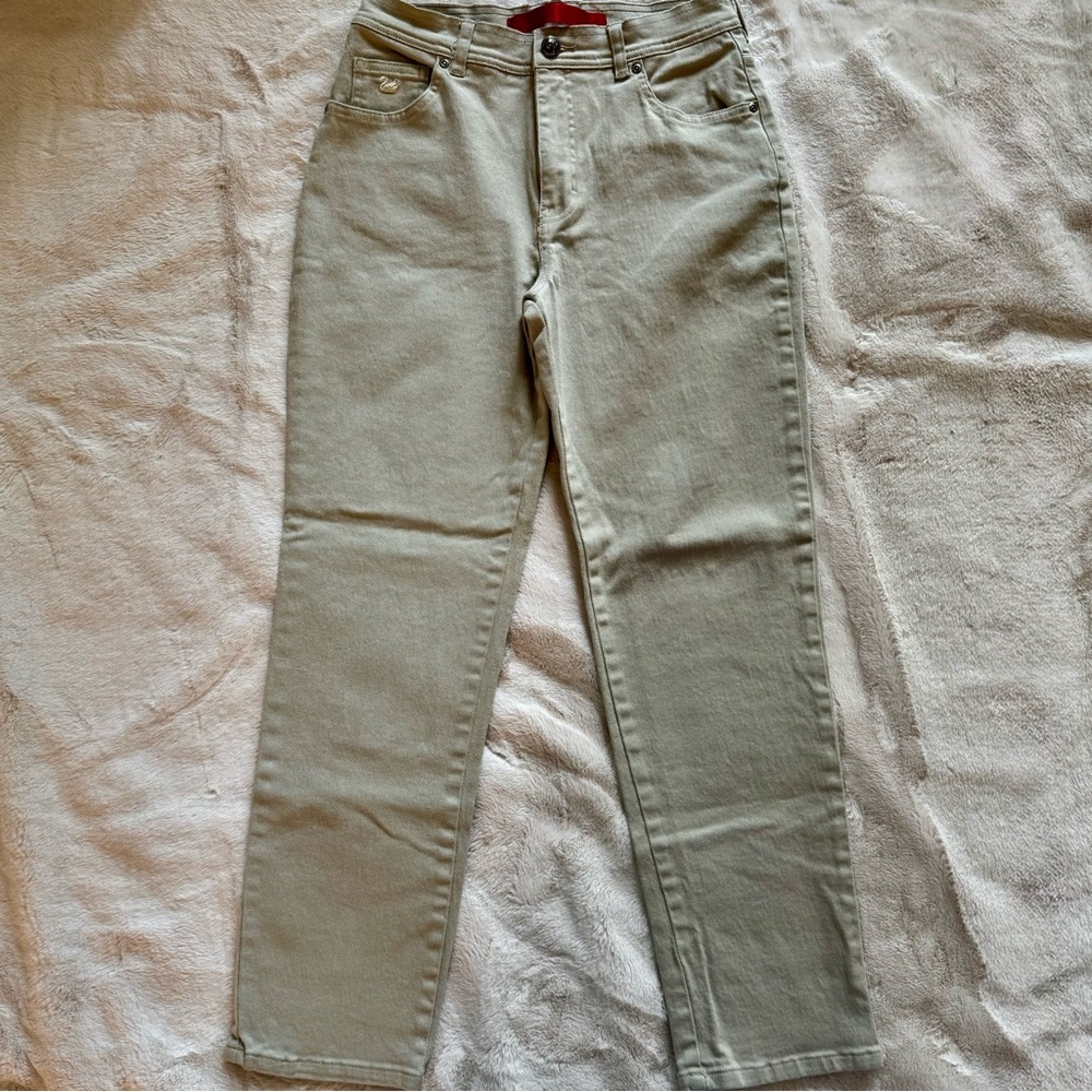 Women's Classic Beige Jeans